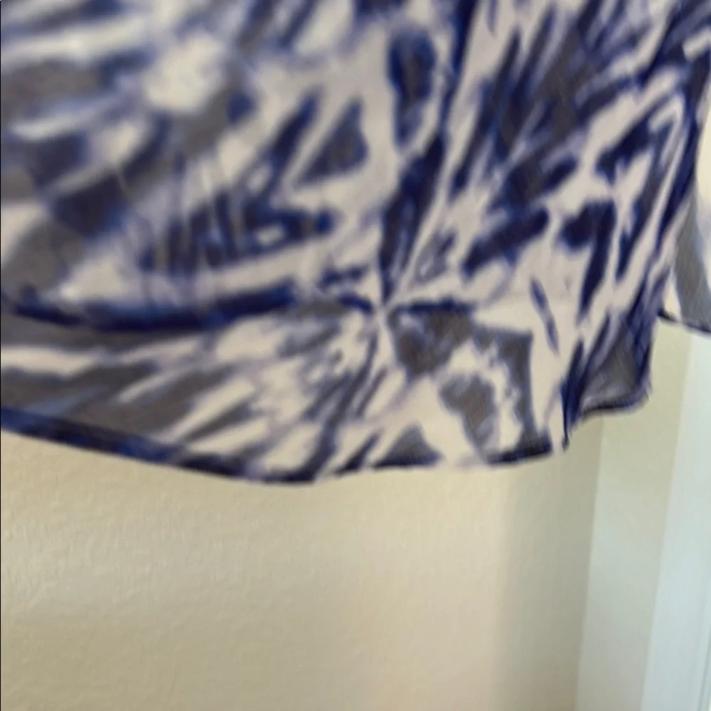 Chico’s Size I Blue and White Sheer Opened Blouse - Picture 6 of 8
